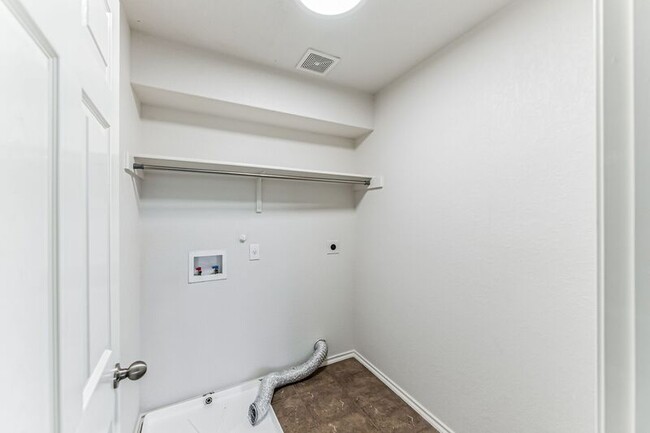 Building Photo - 11526 Wayward Daisy