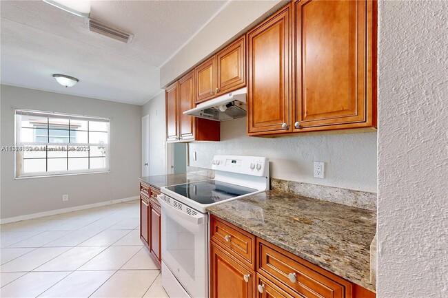 Building Photo - 841 SW 63rd Ave