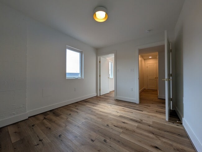 Building Photo - 5900 Fort Ave