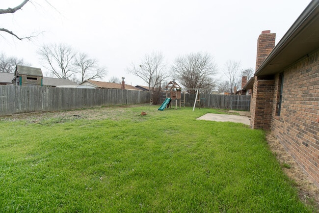 Building Photo - 680 E 133rd Pl