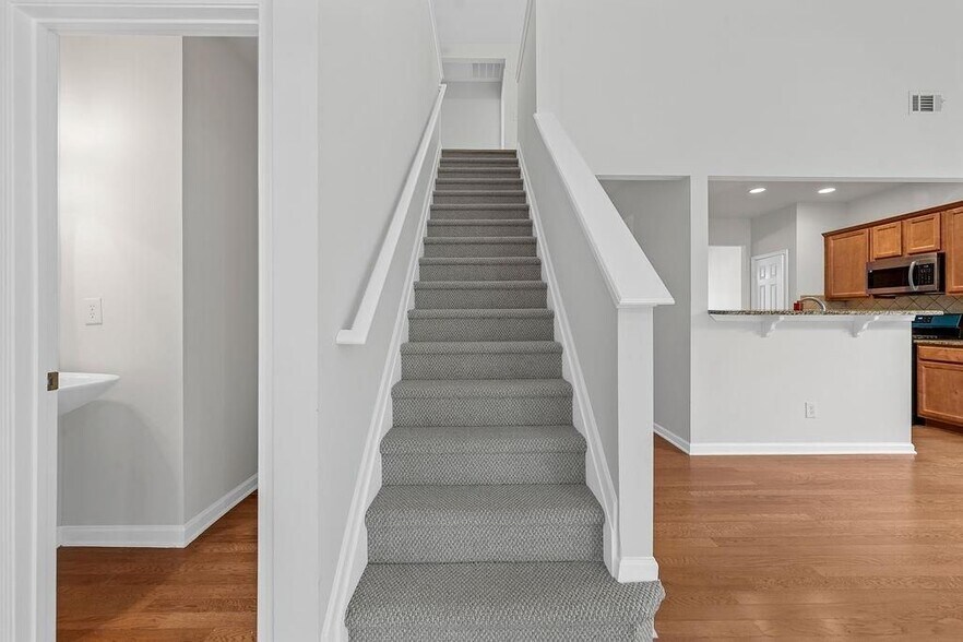 Building Photo - 3476 Harvest Ridge Ln NE