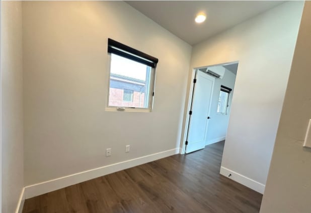 Building Photo - 1514 W River St