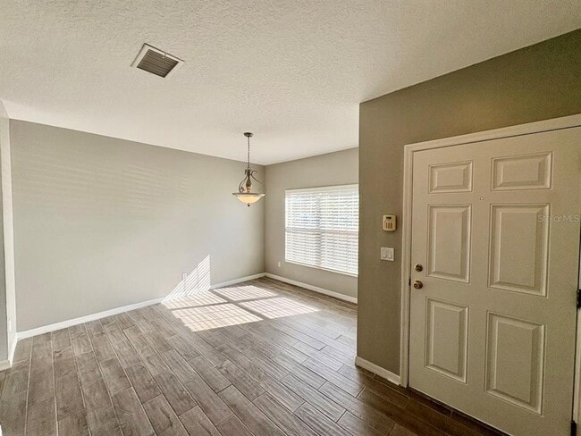 Building Photo - 15619 Stable Run Dr