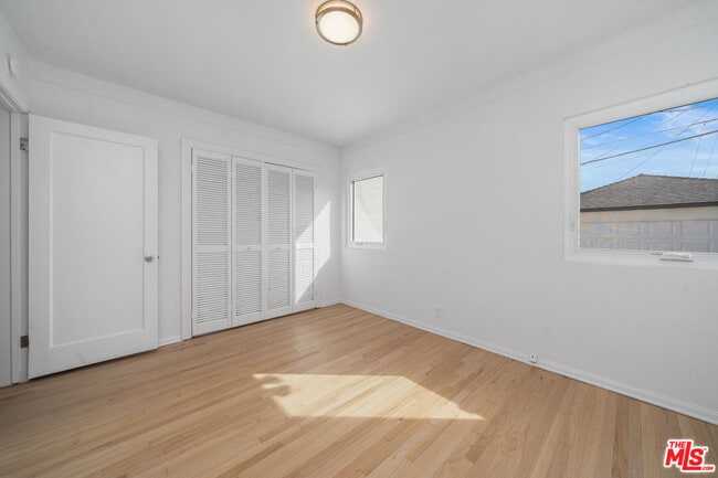 Building Photo - 1142 Garfield Ave