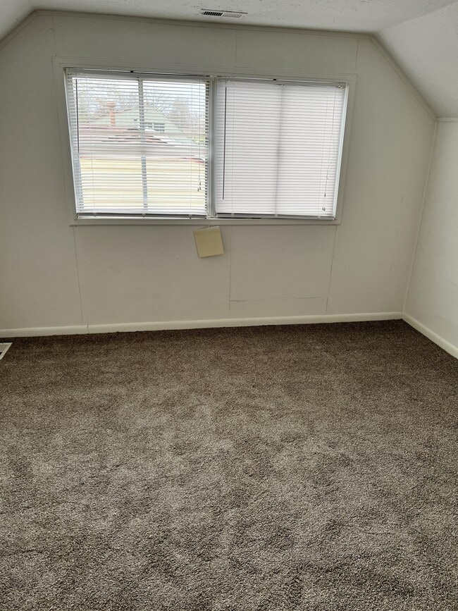 Building Photo - 3122 Commander Dr