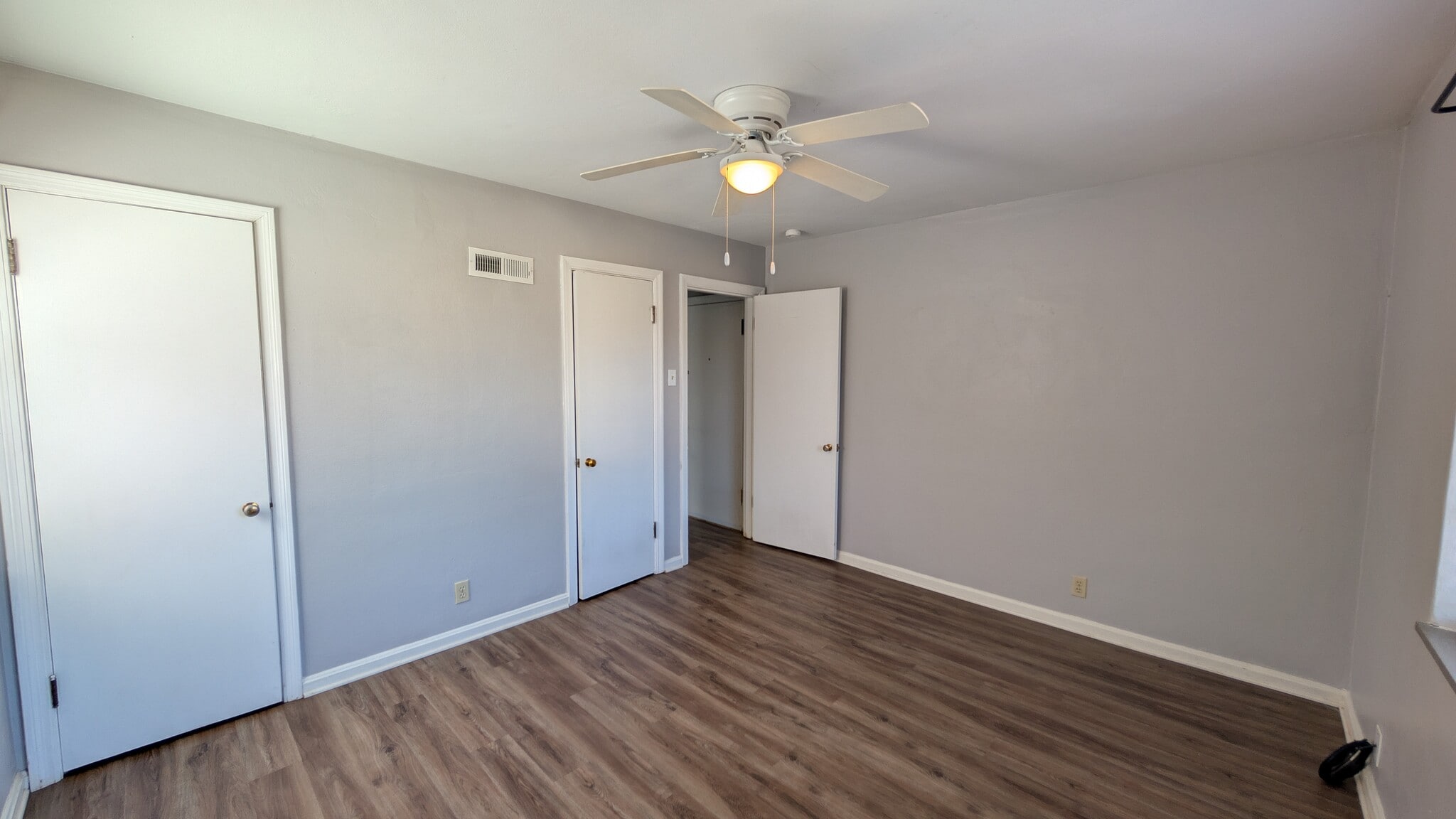 Building Photo - 5825 Sunshine Dr