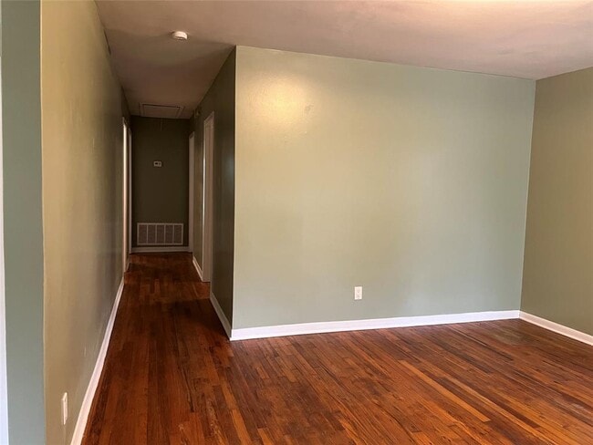 Building Photo - 5200 Star Light Terrace