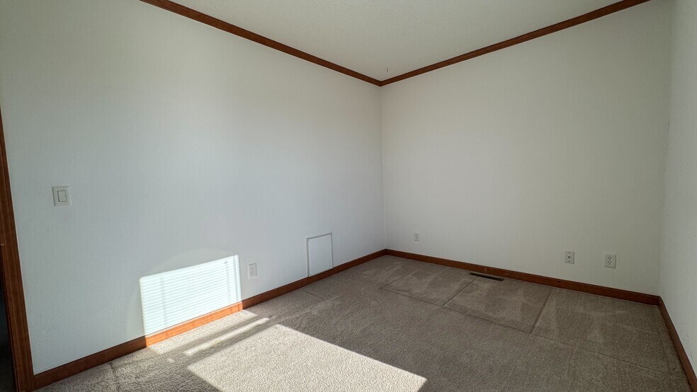 Building Photo - 2028 Mockingbird Pl NW