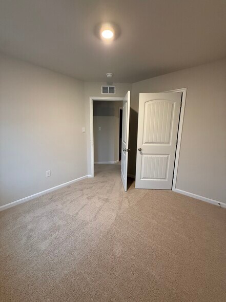 Building Photo - 10958 Farmerfield St