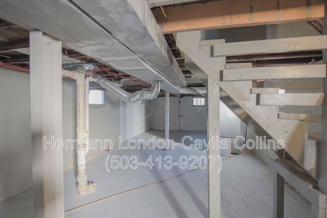 Building Photo - 5733 Albia Terrace