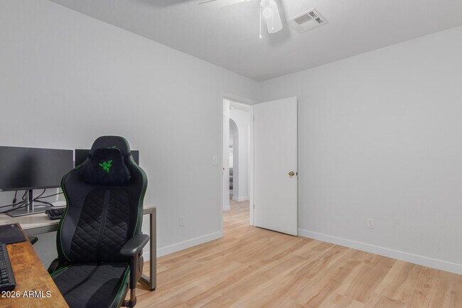 Building Photo - 4039 E Morrow Dr