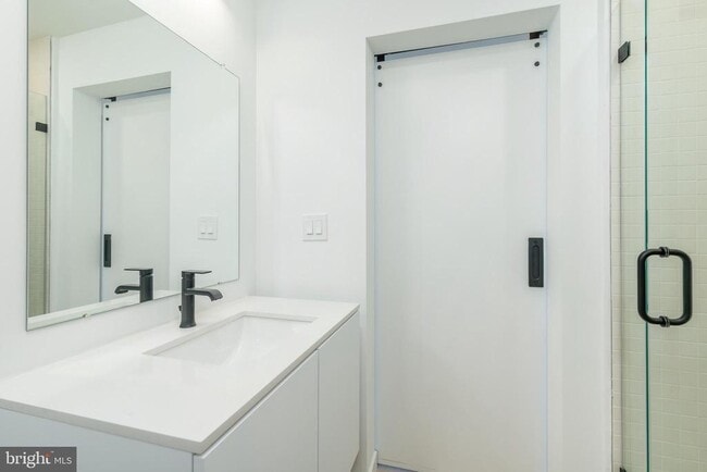 Building Photo - 2721 N Howard St