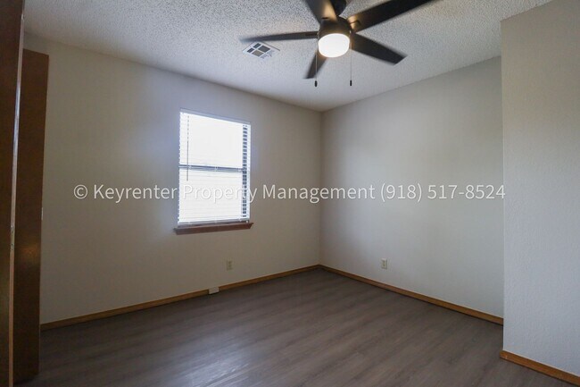 Building Photo - Recently Updated 3 Bed 2.5 Bath in Bixby - Move in Ready!