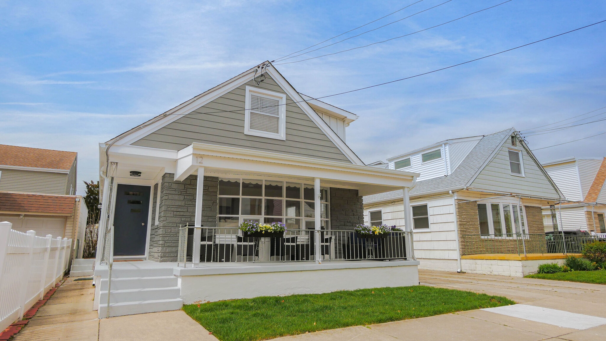 Building Photo - 12 N Delavan Ave