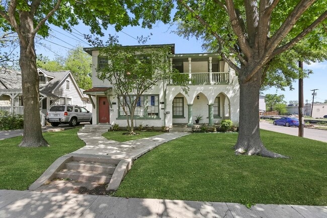 Building Photo - 6025 Lewis St