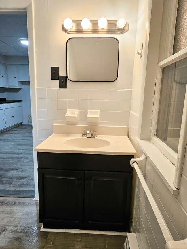 Building Photo - 850 Union St