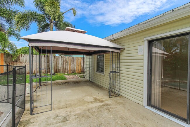 Building Photo - 7870 Blackwood Ln