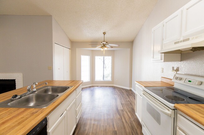 Building Photo - Beautiful 2 bedroom 2 bathroom with private patio in Glendale!