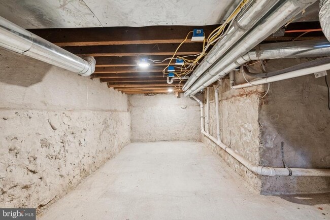 Building Photo - 746 Pine St