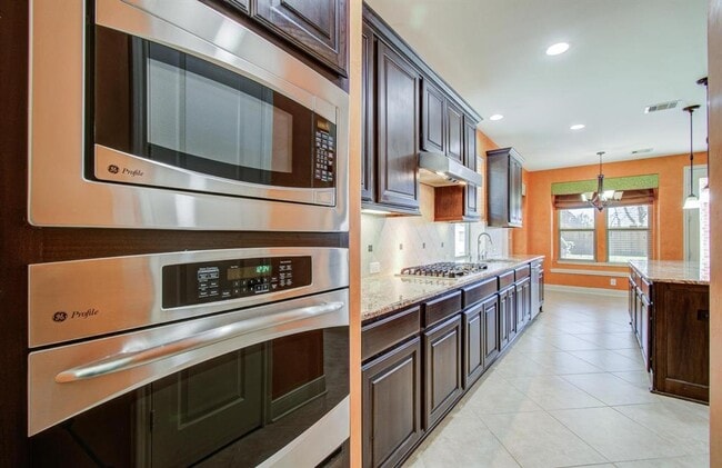 Building Photo - 4203 Scenic Valley Ln