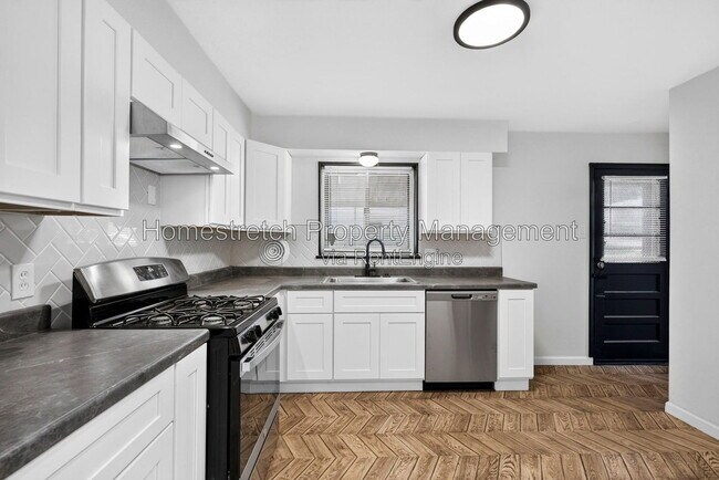Building Photo - 5544 Sapphire Ave