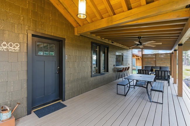 Building Photo - 809 3rd Ave W