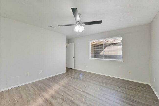 Building Photo - 2822 Forest Point Dr