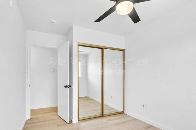 Building Photo - 4722 Mt La Palma Dr