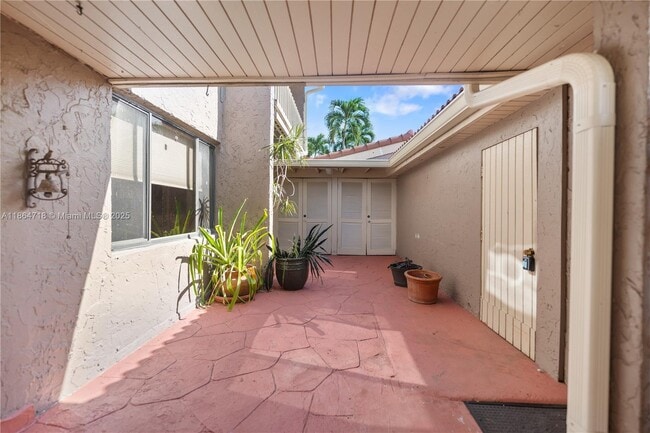 Building Photo - 1709 St Andrews Rd