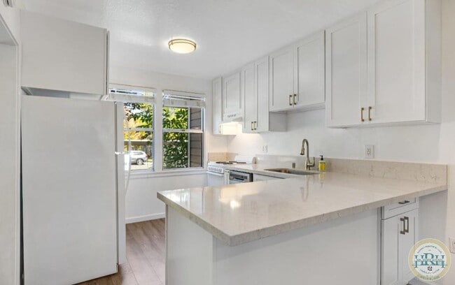 Building Photo - Charming & Fully Updated 2 BR | 1 BA Condo...