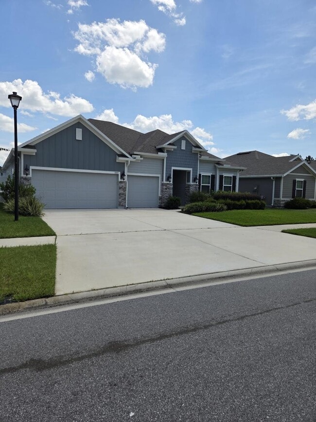 Building Photo - 4 bedroom in Green Cove Springs FL 32043
