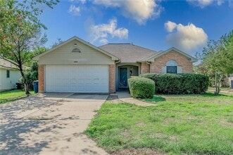 Building Photo - 1000 Honeysuckle Dr