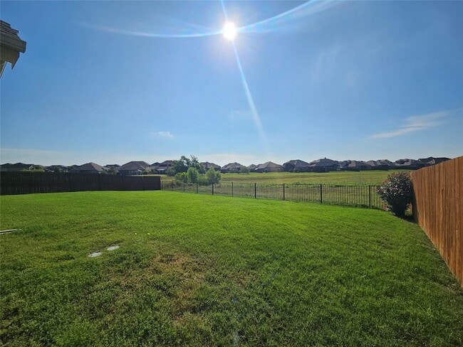 Building Photo - 14620 Little Water Dr