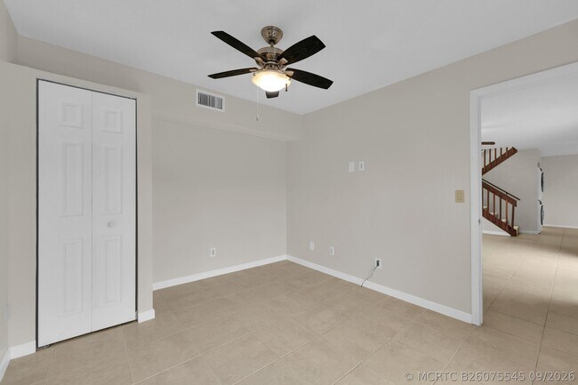 Building Photo - 5857 SE Windsong Ln