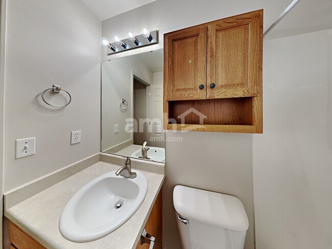 Building Photo - 6301 W Liza Ln
