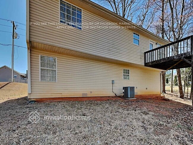 Building Photo - 2327 Smallwood Rd