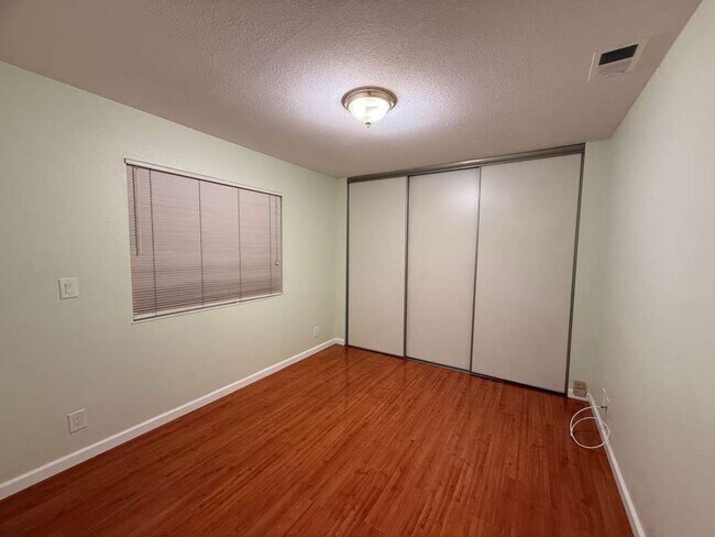 Building Photo - Bright & Spacious 3 Bedroom, 2 Bath Home in Fremont — Solar Included!