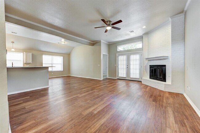 Building Photo - 1805 Lois Lynn Ln