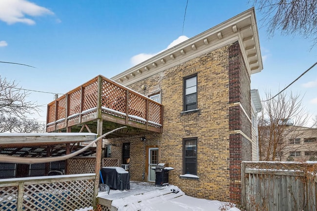 Building Photo - 2827 Pleasant Ave