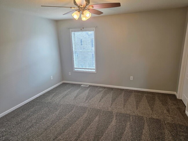 Building Photo - 4543 NE McDougal Ln