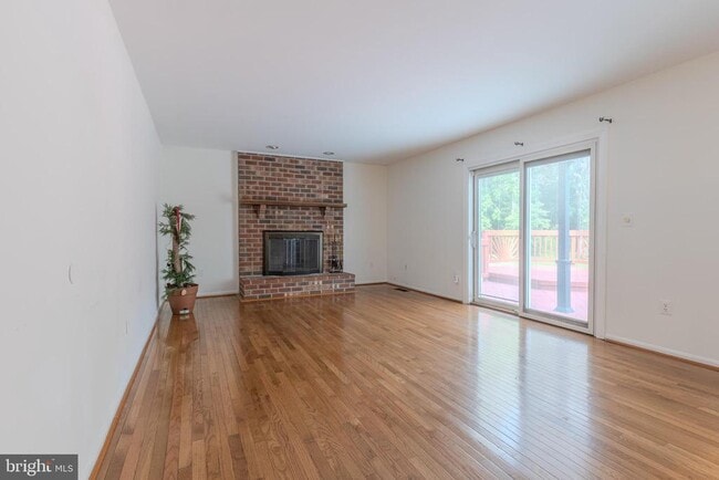 Building Photo - 3929 Sunflower Cir