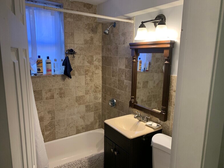 Building Photo - 12 Keswick St