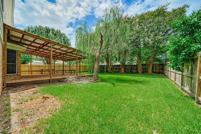 Building Photo - 215 Sunset Ridge Dr