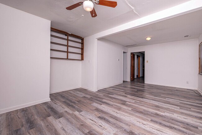 Building Photo - 917 N East St