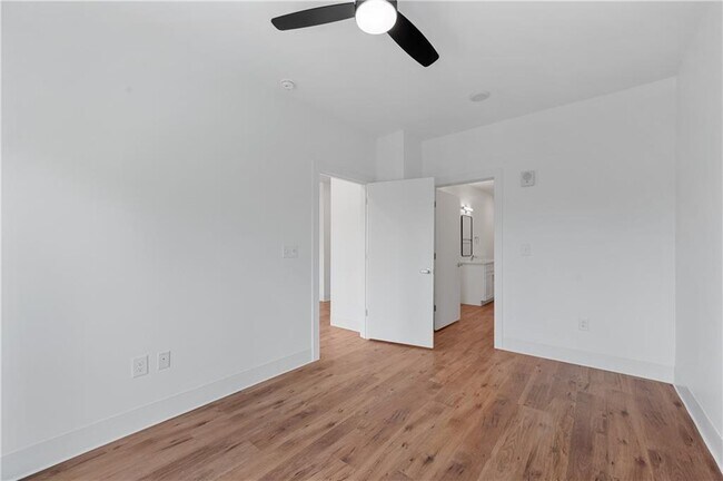 Building Photo - 456 Flat Shoals Ave SE