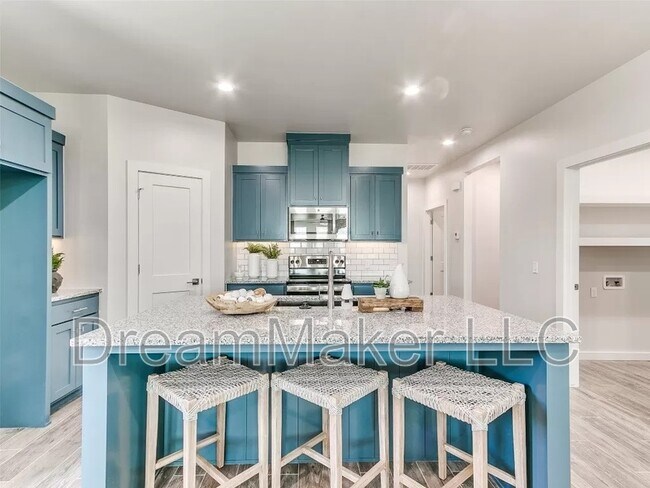 Building Photo - 2815 Clifton Ter