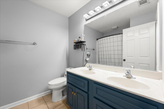 Building Photo - 1053 Grove Landing Ln