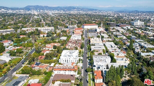 Building Photo - 860 S Lucerne Blvd