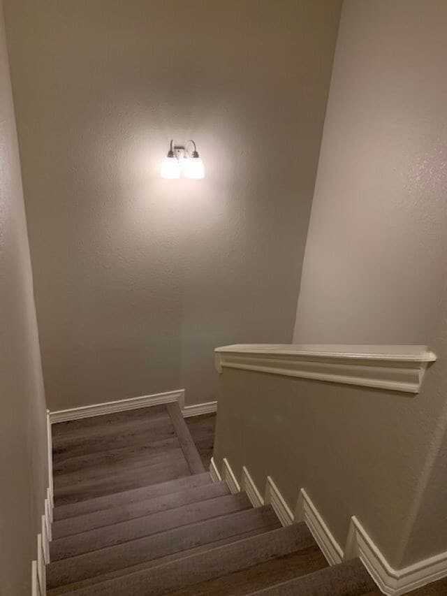 Building Photo - 1000 Ranchway Dr