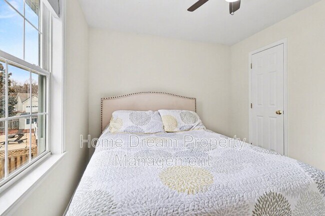 Building Photo - 7415 Sterling Dr